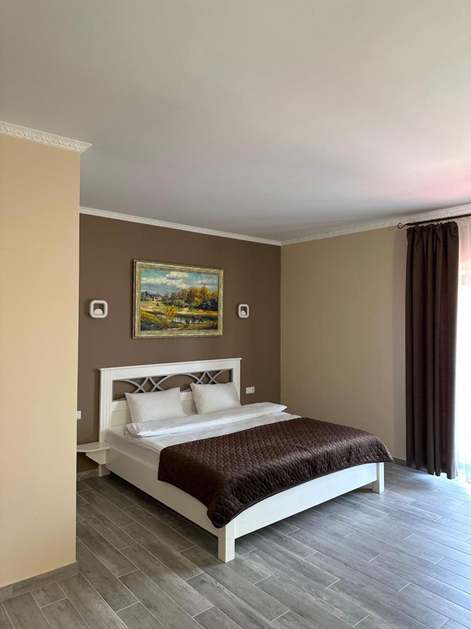 Maestro Inn *